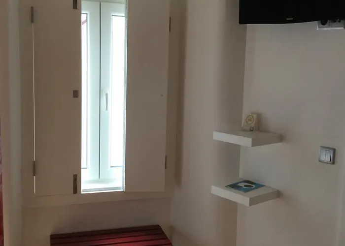 House Petit Lusa Πανσιόν 3*