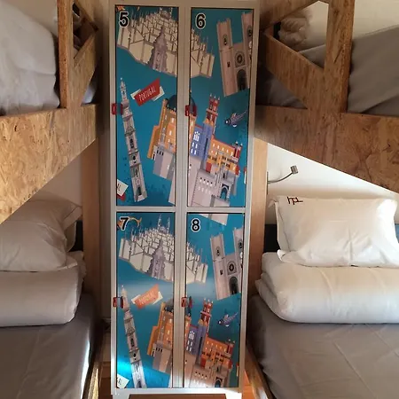 House Petit Lusa 3* Лиссабон