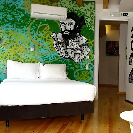 House Petit Lusa 3* Лиссабон