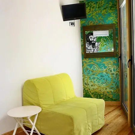 Гостевой дом House Petit Lusa Лиссабон