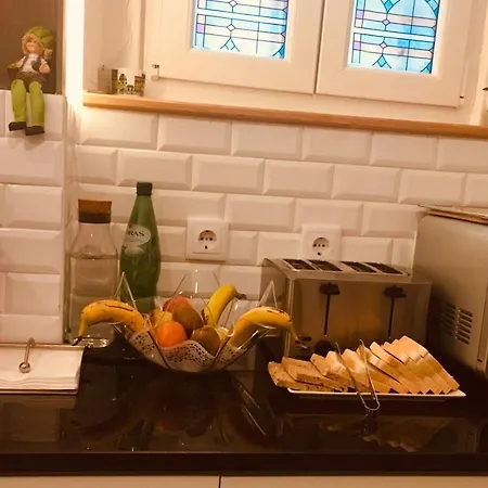 House Petit Lusa 3* Лиссабон